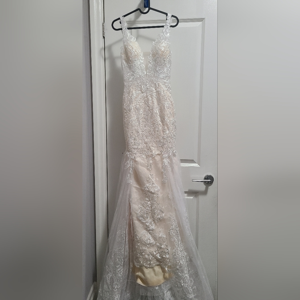 Wedding Dress - Mermaid/Trumpet Style with Lace, Champagne Colour